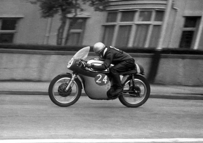 Framed Print : Roy Ingram (Norton) 1959 Senior TT Framed Print : Roy Ingram (Norton) 1959 Senior TT