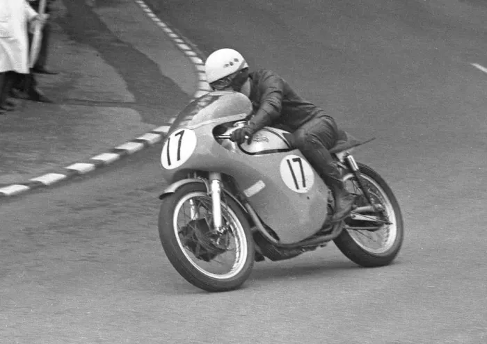Framed Print : Roy Ingram (Norton) 1965 Senior TT Framed Print : Roy Ingram (Norton) 1965 Senior TT