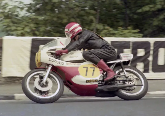 Framed Print : Roy Jeffreys (Yamaha) 1976 Senior TT Framed Print : Roy Jeffreys (Yamaha) 1976 Senior TT