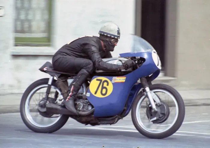 Framed Print : Roy Reid (Norton) 1969 Senior TT Framed Print : Roy Reid (Norton) 1969 Senior TT