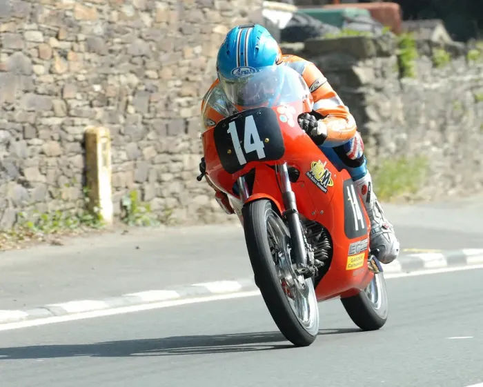 Framed Print : Roy Richardson (Aermacchi) 2010 Senior Classic TT Framed Print : Roy Richardson (Aermacchi) 2010 Senior Classic TT