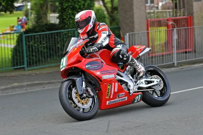 Framed Print : Roy Richardson (Aprilia) 2014 Lightweight TT Framed Print : Roy Richardson (Aprilia) 2014 Lightweight TT