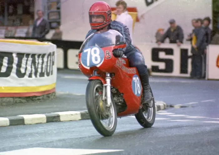 Framed Print : Roy Simmons (Aermacchi) 1972 Junior TT Framed Print : Roy Simmons (Aermacchi) 1972 Junior TT