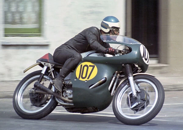 Roy Simmons (Norton) 1969 Senior TT