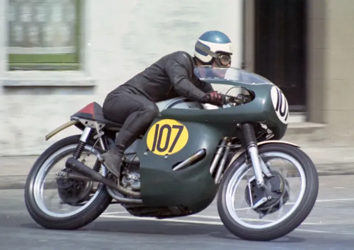Framed Print : Roy Simmons (Norton) 1969 Senior TT Framed Print : Roy Simmons (Norton) 1969 Senior TT
