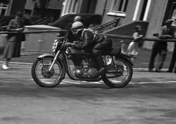Framed Print : Roy Smith (Norton) 1953 Junior Clubman TT Framed Print : Roy Smith (Norton) 1953 Junior Clubman TT