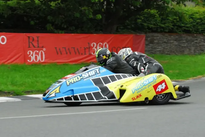 Framed Print : Roy Tansley & Darren Prentis (MR Equipe Triumph) 2016 Sidecar A TT Framed Print : Roy Tansley & Darren Prentis (MR Equipe Triumph) 2016 Sidecar A TT