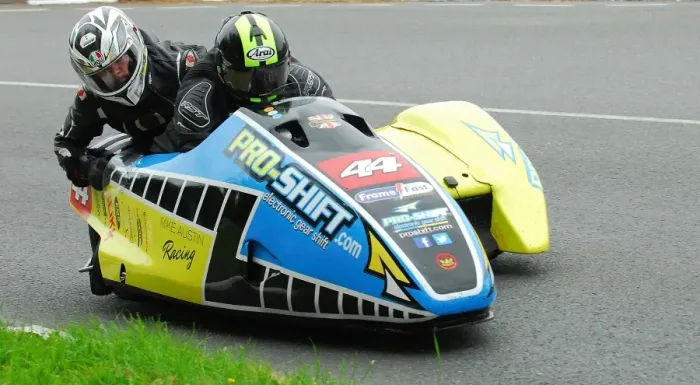 Framed Print : Roy Tansley & Darren Prentis (MR Equipe Triumph) 2016 Sidecar A TT Framed Print : Roy Tansley & Darren Prentis (MR Equipe Triumph) 2016 Sidecar A TT