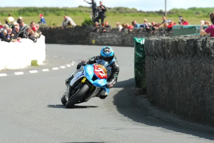 Framed Print : Russ Mountford (Triumph) 2015 Southern 100 Framed Print : Russ Mountford (Triumph) 2015 Southern 100