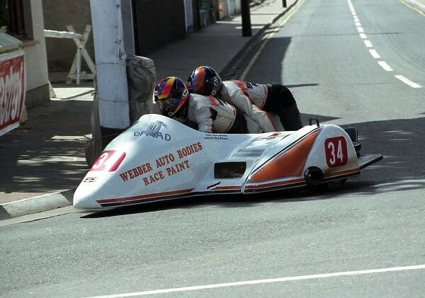 Russ Pearce & Rod Pearce (Jacobs Yamaha) 1995 Sidecar TT