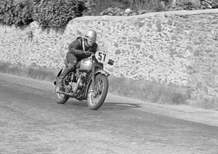 Framed Print : Russell Oldfield (Triumph) 1951 Senior Clubman TT Framed Print : Russell Oldfield (Triumph) 1951 Senior Clubman TT