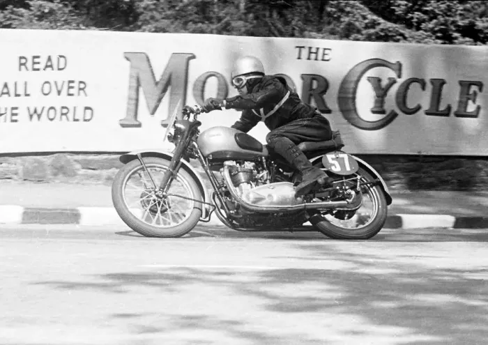 Framed Print : Russell Oldfield (Triumph) 1951 Senior Clubman TT Framed Print : Russell Oldfield (Triumph) 1951 Senior Clubman TT