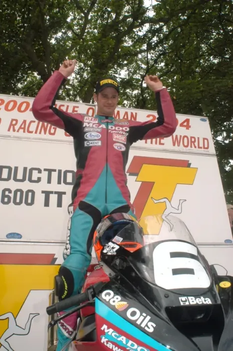 Framed Print : Ryan Farquhar (McAdoo Kawasaki) 2004 Production 600 TT Framed Print : Ryan Farquhar (McAdoo Kawasaki) 2004 Production 600 TT