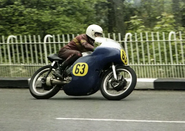 Framed Print : Sam McClements (Ryan Norton) 1979 Senior TT Framed Print : Sam McClements (Ryan Norton) 1979 Senior TT