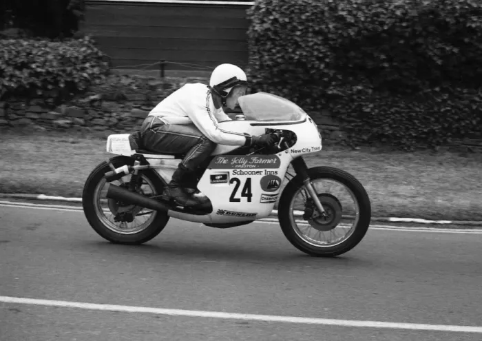 Framed Print : Sam McClements (Triumph) 1977 Formula One TT Framed Print : Sam McClements (Triumph) 1977 Formula One TT