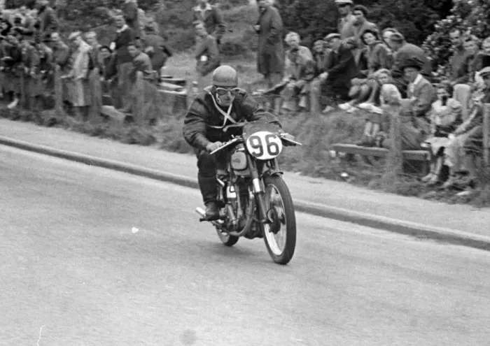 Framed Print : Sam Seston (Norton) 1950 Junior Clubman TT Framed Print : Sam Seston (Norton) 1950 Junior Clubman TT