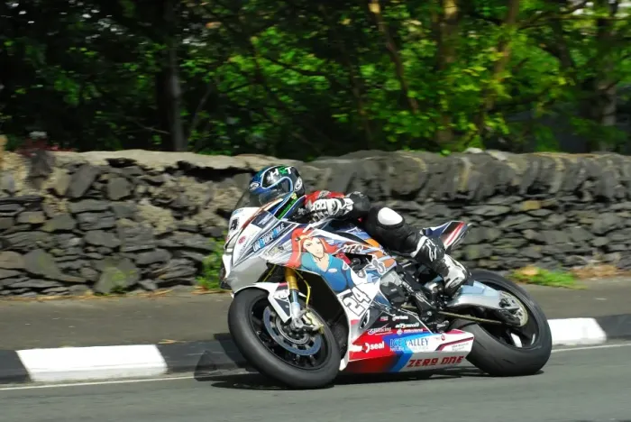 Framed Print : Sam West (BMW) 2016 Superbike TT Framed Print : Sam West (BMW) 2016 Superbike TT