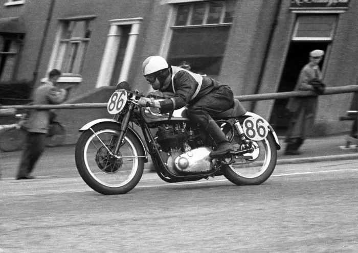Framed Print : Sandy Bowie (BSA) 1954 Junior Manx Grand Prix Framed Print : Sandy Bowie (BSA) 1954 Junior Manx Grand Prix