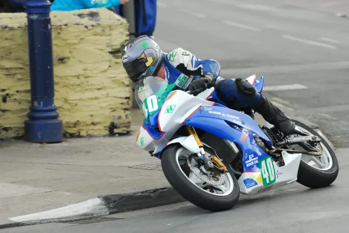 Framed Print : Scott Wilson (Kawasaki) 2014 Lightweight TT Framed Print : Scott Wilson (Kawasaki) 2014 Lightweight TT