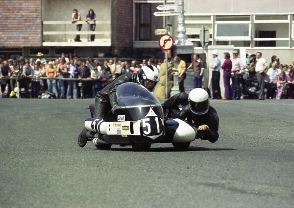 Selby Sargison & Ian Wilson (BSA) 1976 500 Sidecar TT