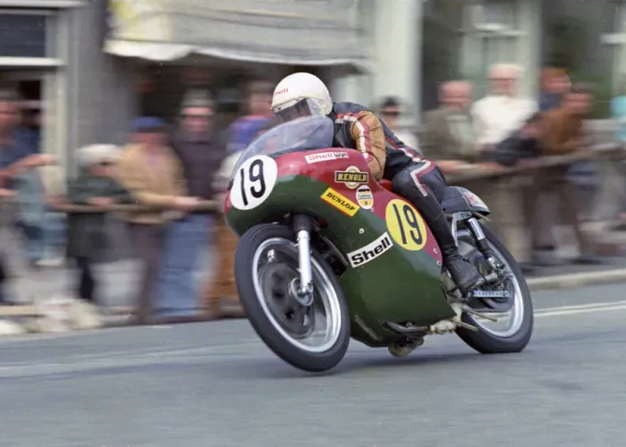 Framed Print : Selwyn Griffiths (Cowles Matchless) 1973 Senior TT Framed Print : Selwyn Griffiths (Cowles Matchless) 1973 Senior TT