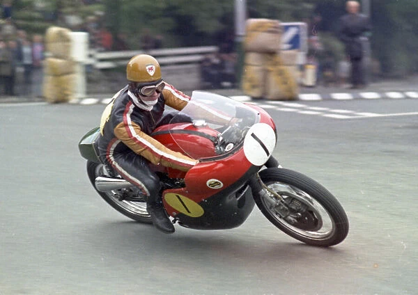 Selwyn Griffiths (Cowles Matchless) 1971 Senior TT
