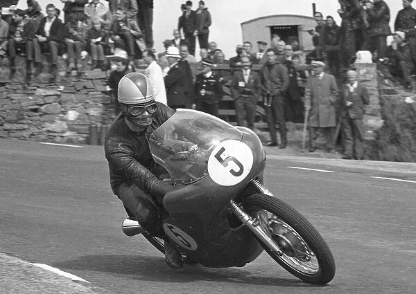 Selwyn Griffiths (Matchless) 1966 Senior TT