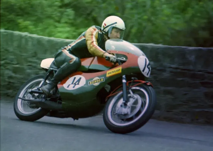 Framed Print : Selwyn Griffiths (Yamaha) 1972 Formula 750 TT Framed Print : Selwyn Griffiths (Yamaha) 1972 Formula 750 TT