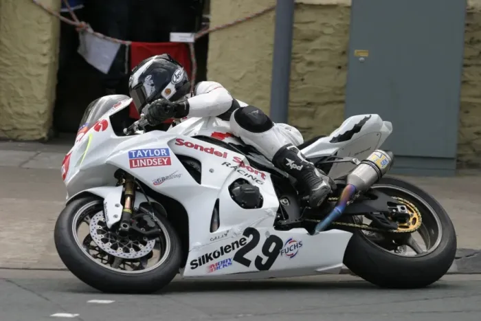 Framed Print : Sergio Romero (Suzuki) 2010 Superstock TT