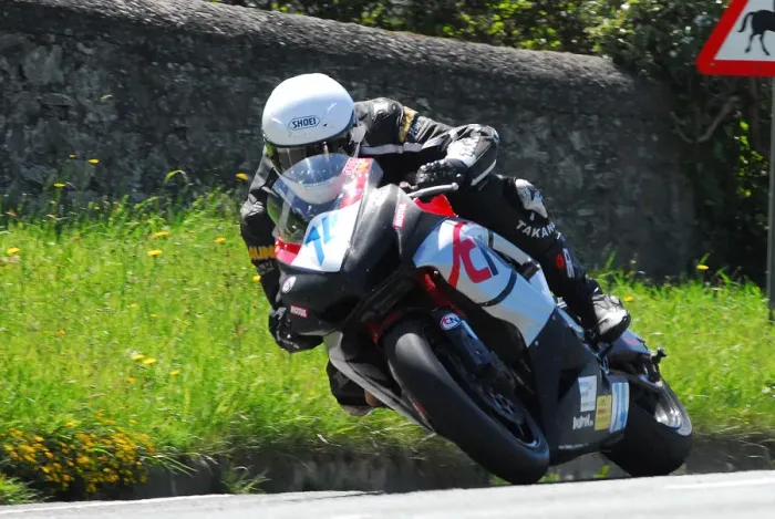 Framed Print : Shaun Anderson (Suzuki) TT 2012 Supersport TT