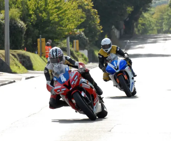 Framed Print : Si Fulton & Mal Kirwan (Yamaha) 2010 Junior Manx Grand Prix Framed Print : Si Fulton & Mal Kirwan (Yamaha) 2010 Junior Manx Grand Prix