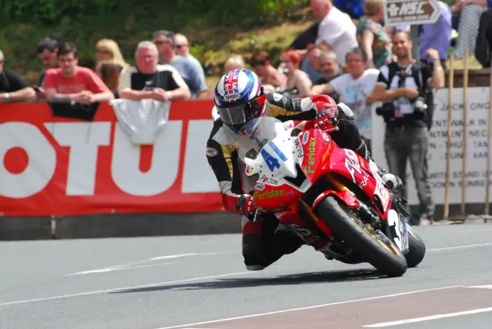 Framed Print : Si Fulton (Yamaha) 2012 Supersport TT Framed Print : Si Fulton (Yamaha) 2012 Supersport TT