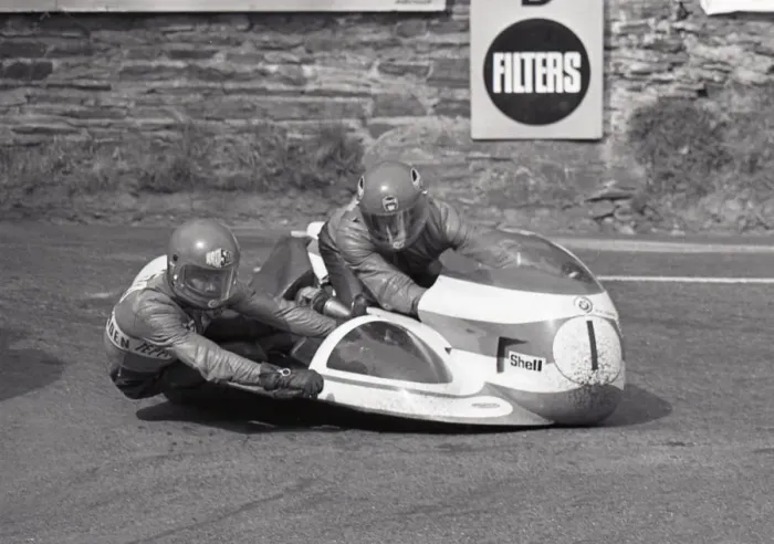 Framed Print : Siegfried Schauzu & Wolfgang Kalauch (BMW) 1975 1000 Sidecar TT Framed Print : Siegfried Schauzu & Wolfgang Kalauch (BMW) 1975 1000 Sidecar TT