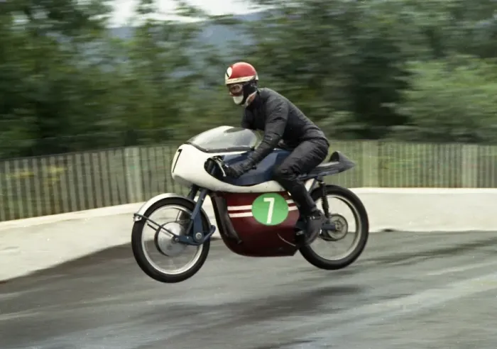 Framed Print : Bill Simpson (Greeves) 1967 Lightweight Manx Grand Prix Framed Print : Bill Simpson (Greeves) 1967 Lightweight Manx Grand Prix