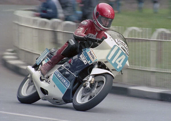 Bill Simpson (Suzuki) 1986 Production D TT