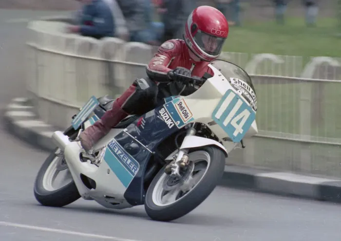Framed Print : Bill Simpson (Suzuki) 1986 Production D TT Framed Print : Bill Simpson (Suzuki) 1986 Production D TT