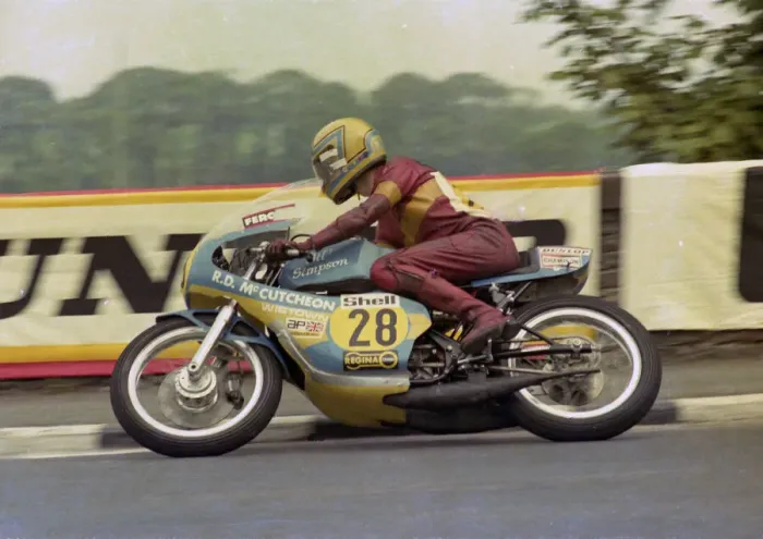 Framed Print : Bill Simpson (Yamaha) 1976 Senior TT Framed Print : Bill Simpson (Yamaha) 1976 Senior TT