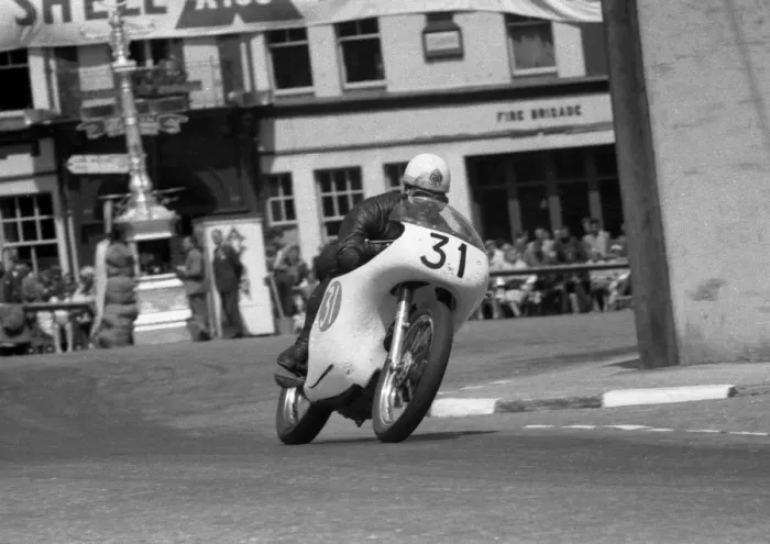 Framed Print : Bill Smith (AJS) 1963 Junior TT Framed Print : Bill Smith (AJS) 1963 Junior TT