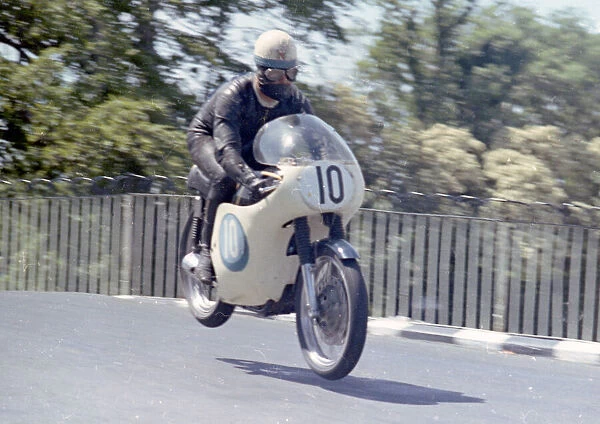 Bill Smith (AJS) 1965 Junior TT