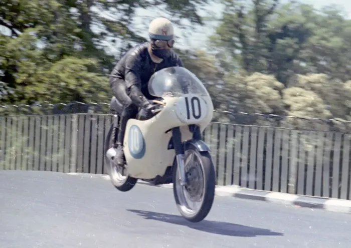 Framed Print : Bill Smith (AJS) 1965 Junior TT Framed Print : Bill Smith (AJS) 1965 Junior TT