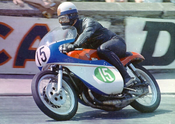 Bill Smith (Brown Yamaha) 1969 Lightweight TT