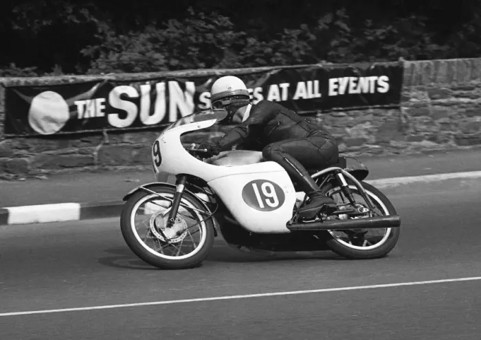Framed Print : Bill Smith (Honda) 1966 Ultra Lightweight TT Framed Print : Bill Smith (Honda) 1966 Ultra Lightweight TT