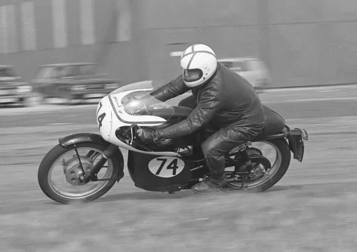 Framed Print : Bill Snelling (Velocette) 1978 Jurby Airfield Framed Print : Bill Snelling (Velocette) 1978 Jurby Airfield