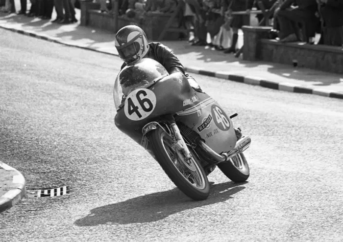 Framed Print : Stan Woods (Crooks Suzuki) 1972 Production TT Framed Print : Stan Woods (Crooks Suzuki) 1972 Production TT