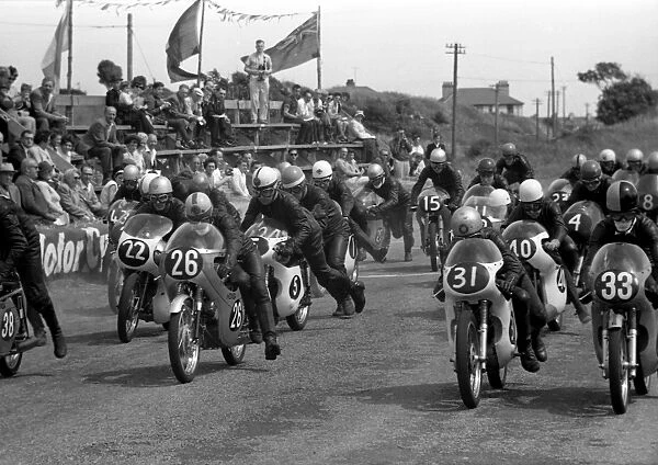 Start of the 125 race, 1963 Southern 100