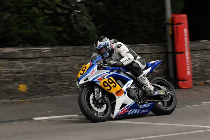 Framed Print : Stefan Cook (Suzuki) 2009 Senior Manx Grand Prix Framed Print : Stefan Cook (Suzuki) 2009 Senior Manx Grand Prix