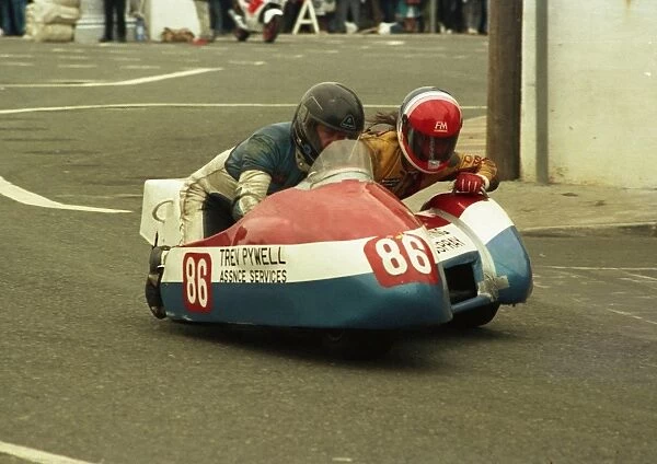 Stephen Judkins & Nick Moore (Yamaha) 1988 Sidecar TT