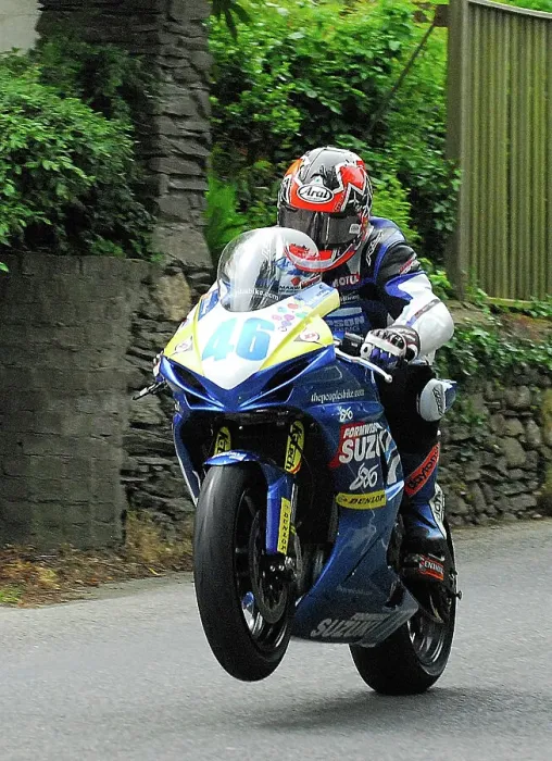 Framed Print : Stephen L Thompson Suzuki 2014 Supersport TT Framed Print : Stephen L Thompson Suzuki 2014 Supersport TT