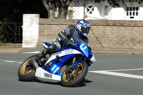 Stephen McKnight (Yamaha) 2010 Junior Manx Grand Prix