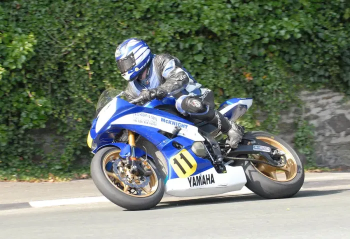 Framed Print : Stephen McKnight (Yamaha) 2010 Senior Manx Grand Prix